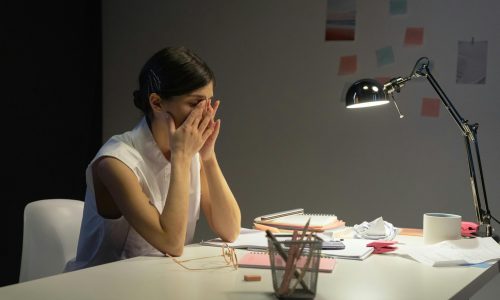 Burnout: Como Identificar os Sintomas e Se Recuperar do Esgotamento Mental