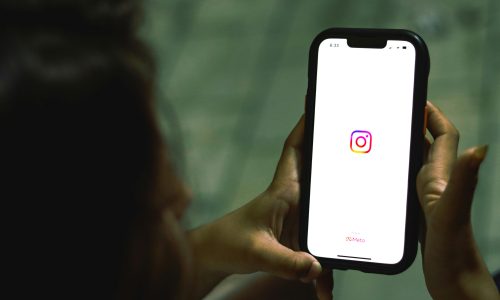 Como o Excesso de Redes Sociais Afeta Sua Saúde Mental (E o Que Fazer Sobre Isso...)